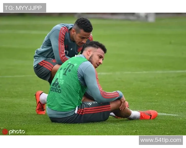 大将意外受伤痛苦离场XXX队核心泪洒赛场引发球迷心疼 大将意外受伤痛苦离场XXX队核心泪洒赛场引发球迷心疼